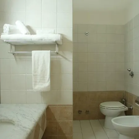 Romana Hotel 3*